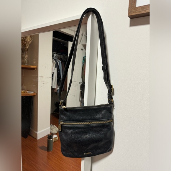 Fossil Real Leather Purse - Picture 2 of 3